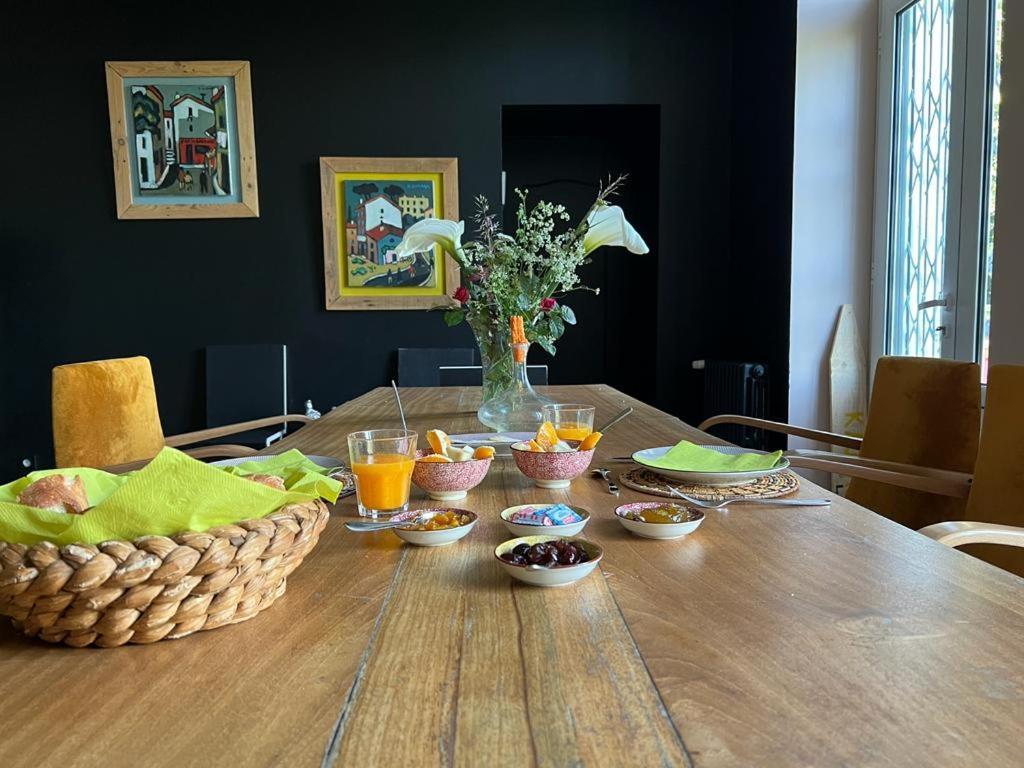 Bourg-sur-Gironde Chambre D'Hote Pres Bordeaux Au Chateau Camponac المظهر الخارجي الصورة